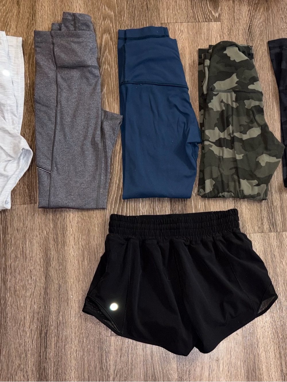 Lot Of 6 Multicolor Lululemon Leggings & Black Shorts Sz 4